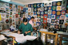 F2-027 Thamel Stickerei.jpg